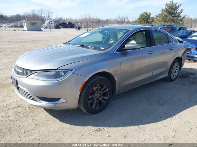 Chrysler 200 Limited 2015 1C3CCCAB4FN687666 Image 2