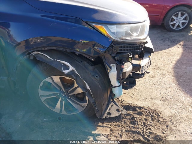 Honda CR-V LX 2017 5J6RW6H38HL000310 Image 18