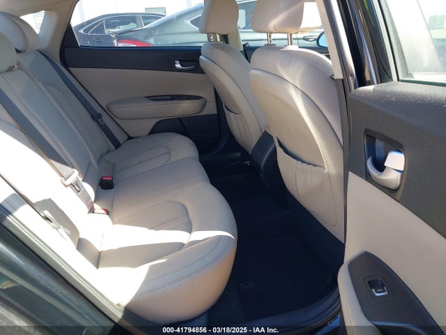 5XXGT4L37GG106795 KIA Optima Lx