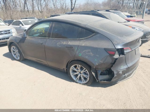2021 TESLA MODEL Y 5YJYGDEEXMF063351 Photo 2