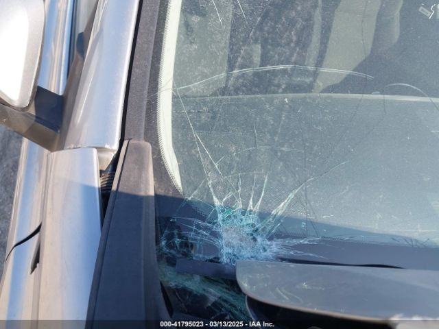 JTMRFREV5JJ234239 Toyota Rav4 Xle