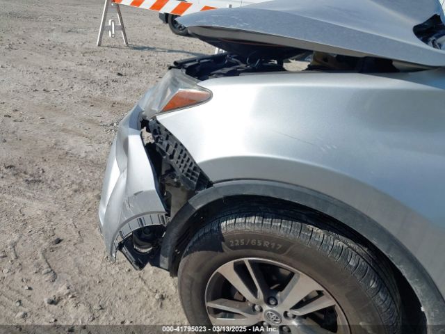 JTMRFREV5JJ234239 Toyota Rav4 Xle