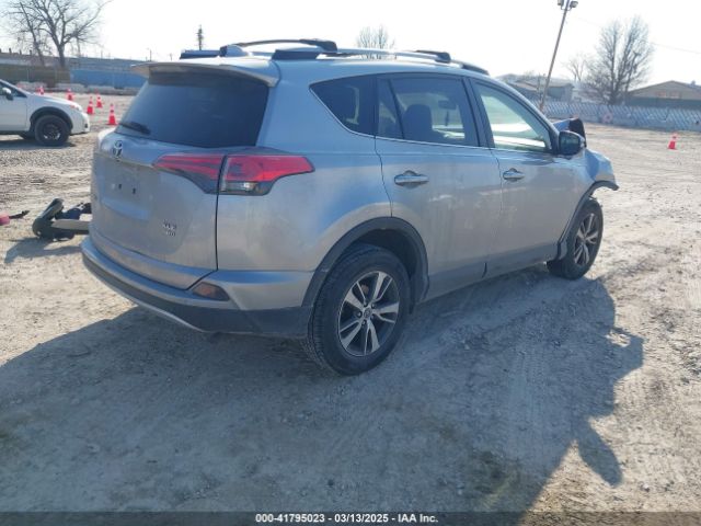 JTMRFREV5JJ234239 Toyota Rav4 Xle