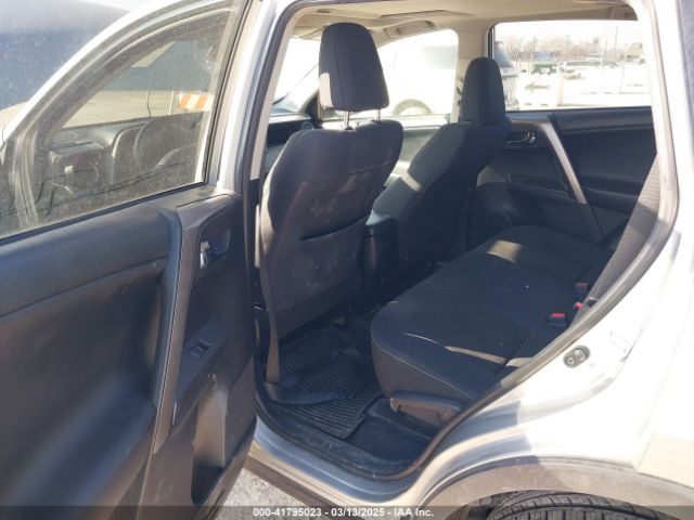 JTMRFREV5JJ234239 Toyota Rav4 Xle