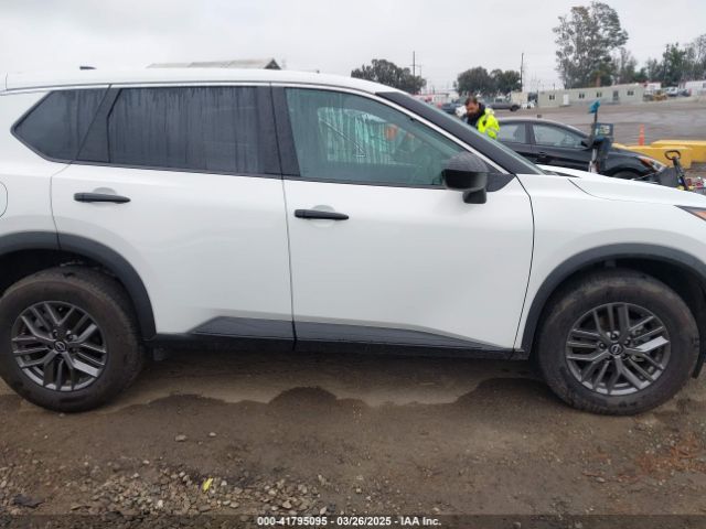 5N1BT3AA2RC730153 Nissan Rogue S Fwd