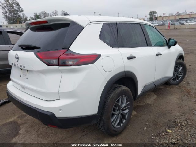 5N1BT3AA2RC730153 Nissan Rogue S Fwd