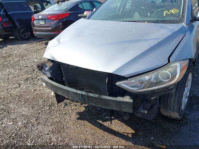 5NPD74LF1HH037352 Hyundai ELANTRA SE