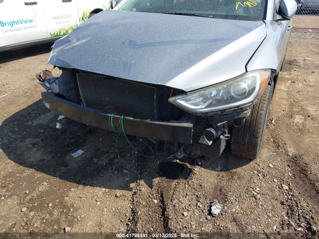 5NPD74LF1HH037352 Hyundai ELANTRA SE