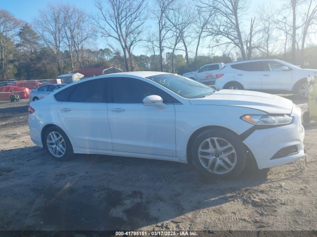 1FA6P0H73E5367563 Ford FUSION SE