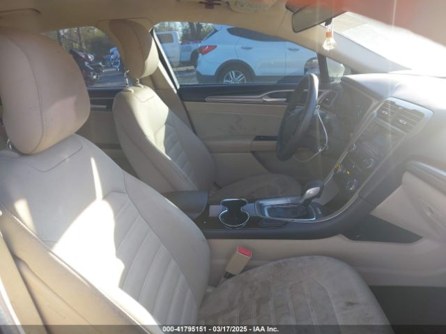 1FA6P0H73E5367563 Ford FUSION SE