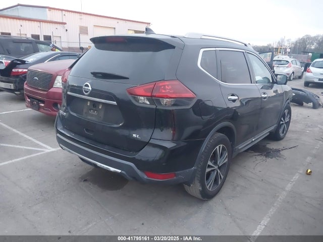 5N1AT2MT2JC809572 Nissan Rogue Sl