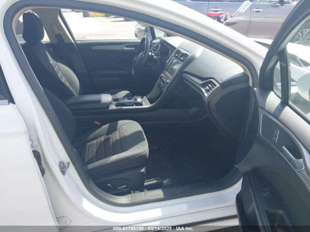 3FA6P0T90LR150796 Ford FUSION SE