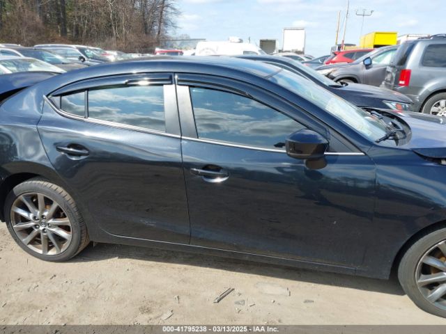 3MZBN1V34JM261565 Mazda Mazda3 Touring