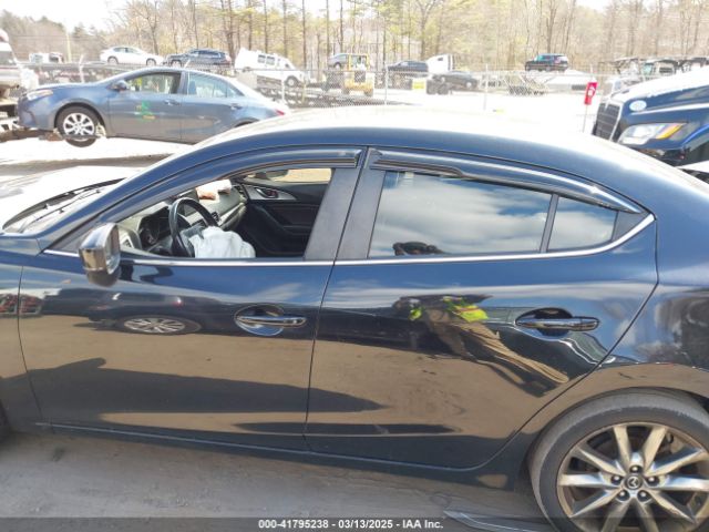 3MZBN1V34JM261565 Mazda Mazda3 Touring