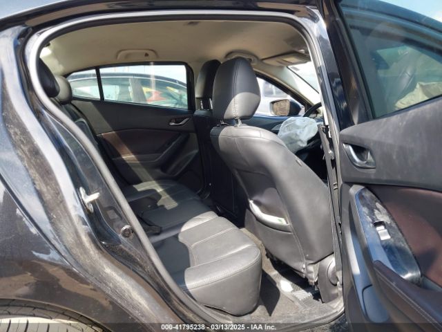3MZBN1V34JM261565 Mazda Mazda3 Touring