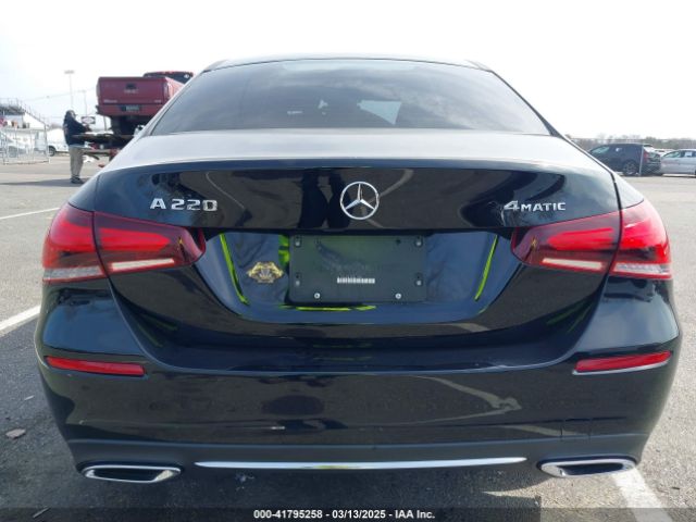W1K3G4FB1NJ361754 Mercedes-Benz A 220 4matic