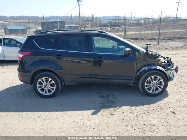 1FMCU9G98HUB94481 Ford ESCAPE SE