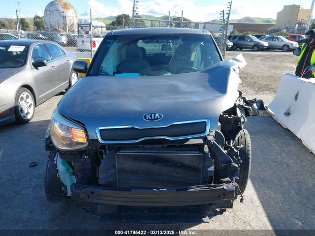 KNDJN2A2XG7270968 KIA Soul