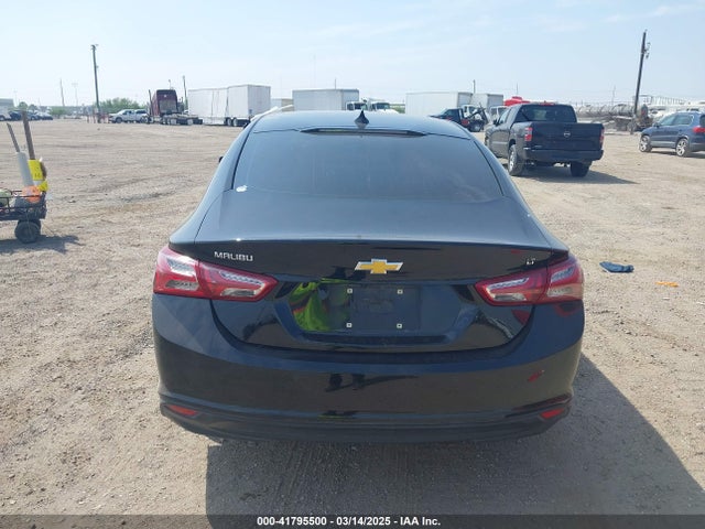 1G1ZD5ST8NF206132 Chevrolet Malibu Fwd Lt