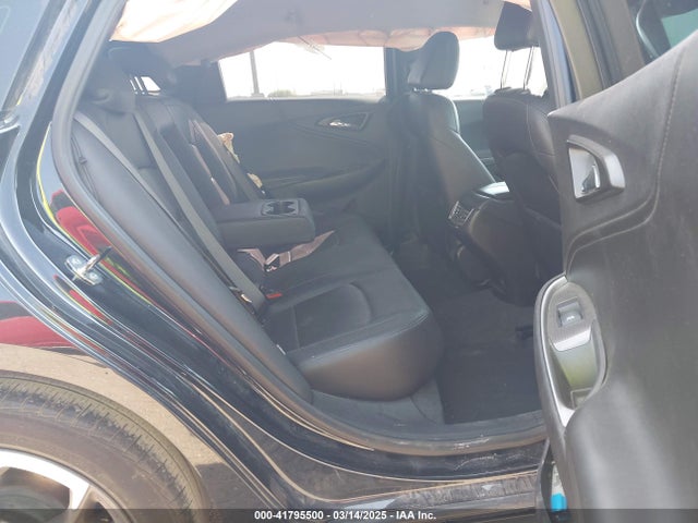 1G1ZD5ST8NF206132 Chevrolet Malibu Fwd Lt