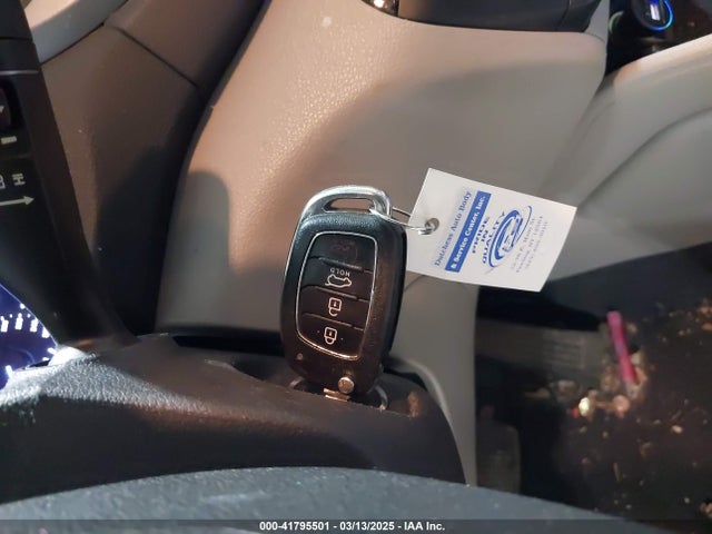 KM8J3CA4XHU376350 Hyundai TUCSON SE