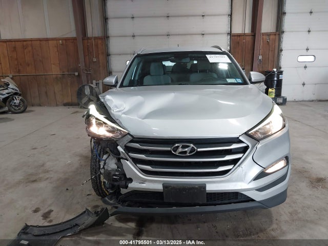 KM8J3CA4XHU376350 Hyundai TUCSON SE