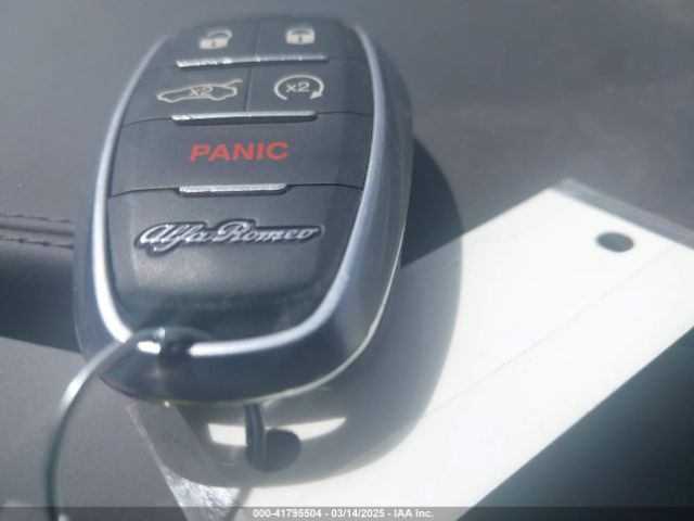 ZARFANBN8N7665729 Alfa Romeo Giulia Veloce Awd