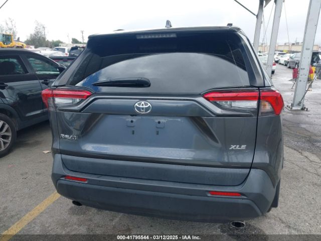 2T3W1RFV4NC179629 Toyota Rav4 Xle