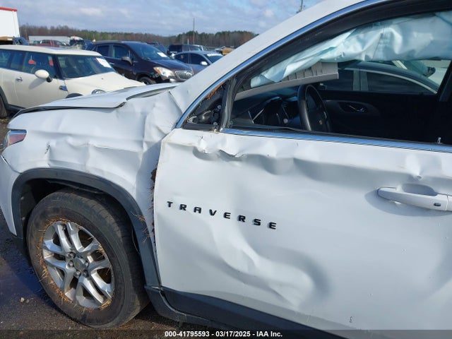 1GNERFKW1KJ312140 Chevrolet Traverse Ls
