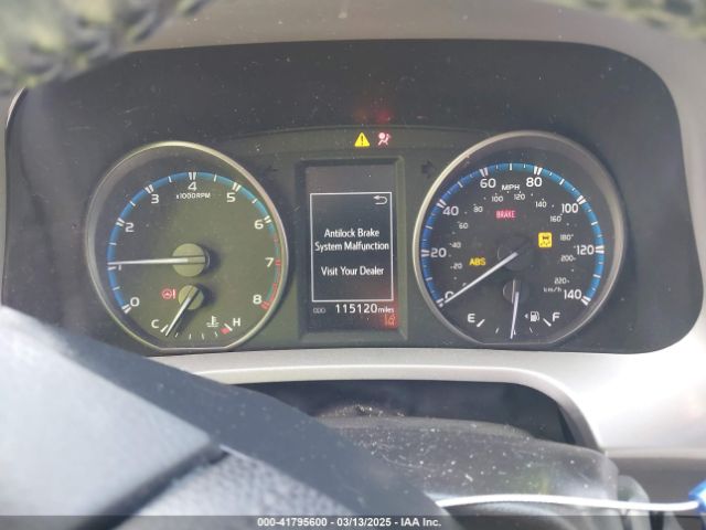 2T3WFREVXJW444002 Toyota Rav4 Xle