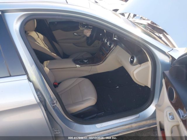 2018 MERCEDES-BENZ C 300 55SWF4JB1JU244077 Photo 4
