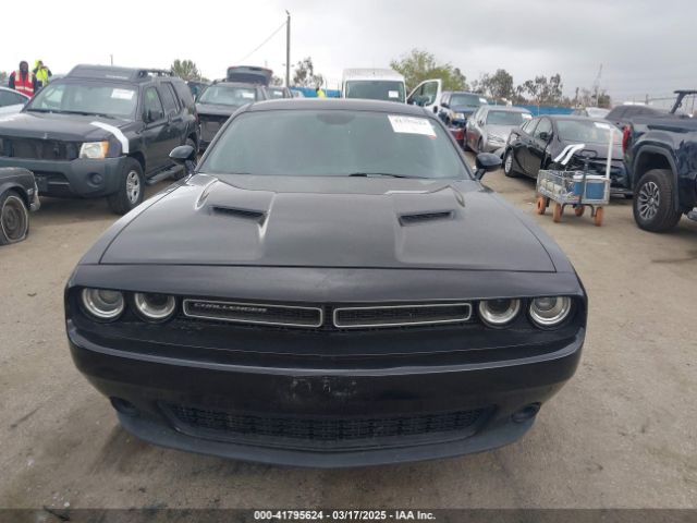 2C3CDZAG9GH107527 Dodge Challenger Sxt