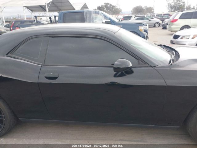 2C3CDZAG9GH107527 Dodge Challenger Sxt