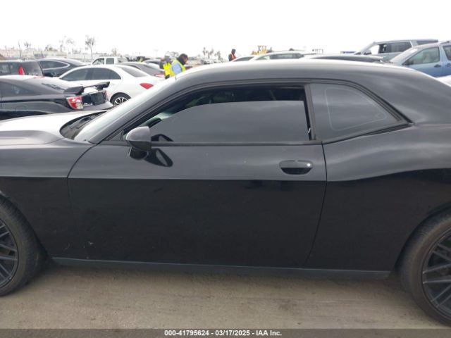 2C3CDZAG9GH107527 Dodge Challenger Sxt