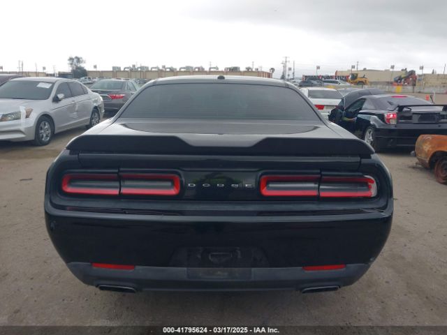 2C3CDZAG9GH107527 Dodge Challenger Sxt