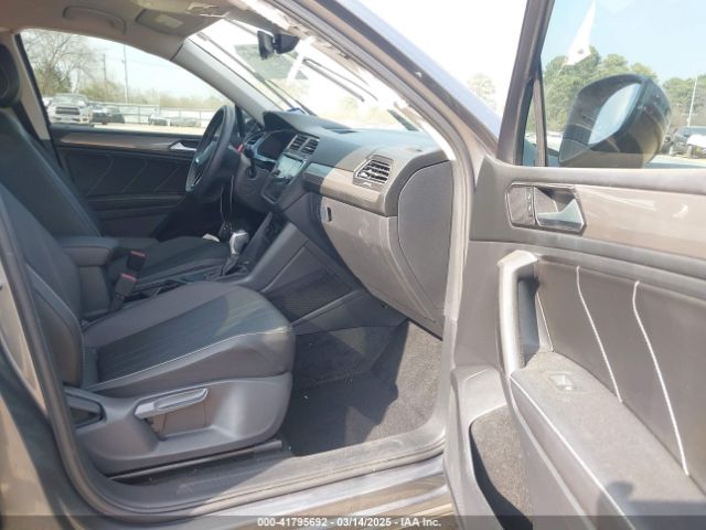 3VV3B7AX1PM082647 Volkswagen Tiguan 2.0t Se