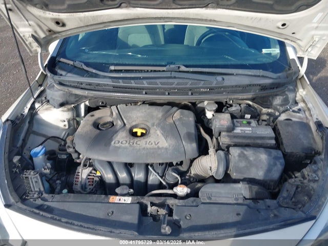KNAFK4A66F5295094 KIA FORTE LX