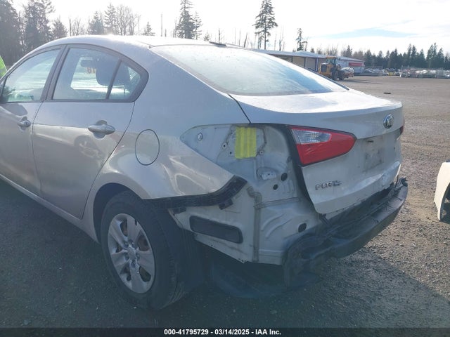 KNAFK4A66F5295094 KIA FORTE LX