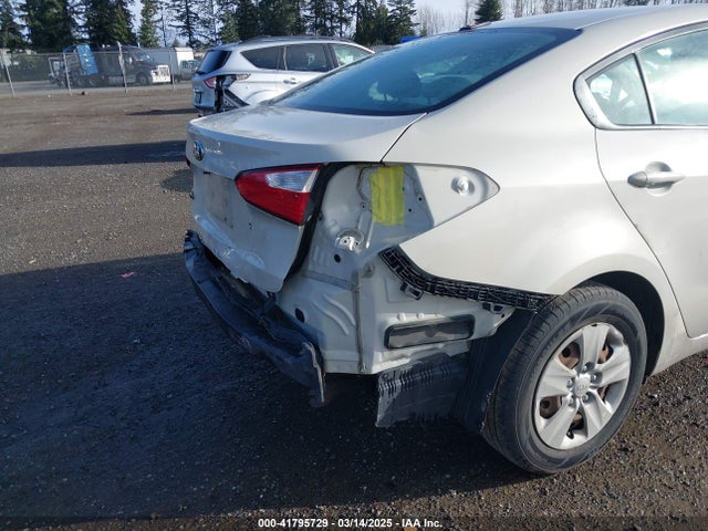 KNAFK4A66F5295094 KIA FORTE LX