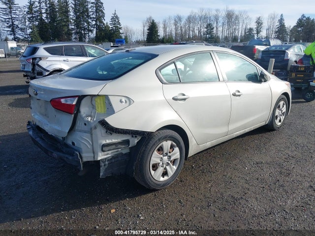 KNAFK4A66F5295094 KIA FORTE LX