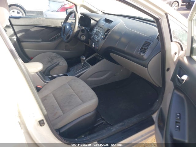 KNAFK4A66F5295094 KIA FORTE LX