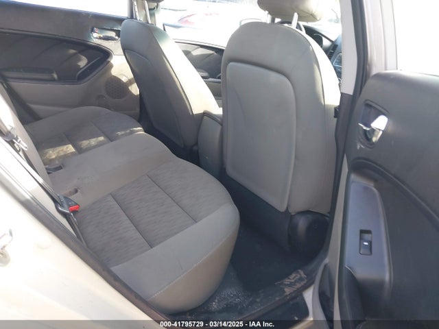 KNAFK4A66F5295094 KIA FORTE LX