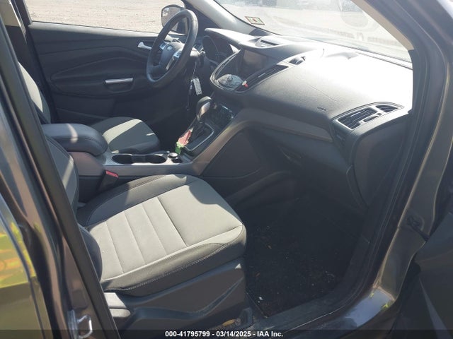 1FMCU0GX8EUA01848 Ford ESCAPE SE
