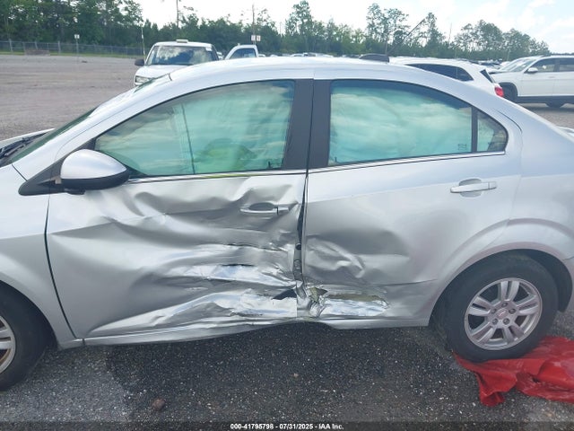 1G1JC5SH2F4129590 Chevrolet Sonic Lt Auto