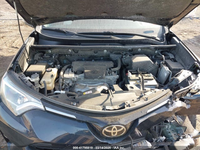 JTMRFREV4JJ232899 Toyota Rav4 Xle