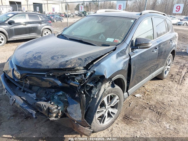 JTMRFREV4JJ232899 Toyota Rav4 Xle