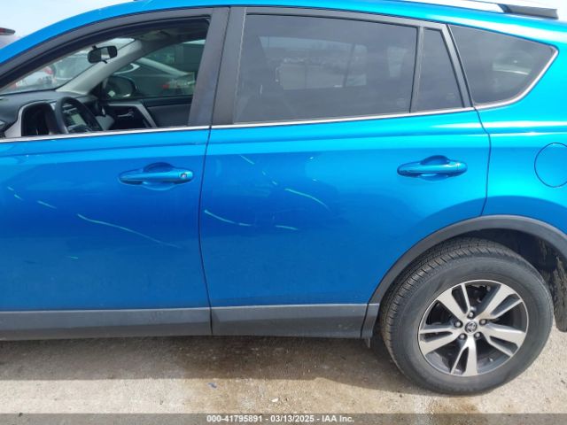 JTMWFREV2JJ752568 Toyota Rav4 Xle
