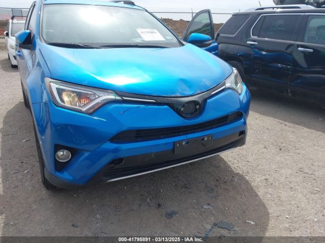 JTMWFREV2JJ752568 Toyota Rav4 Xle