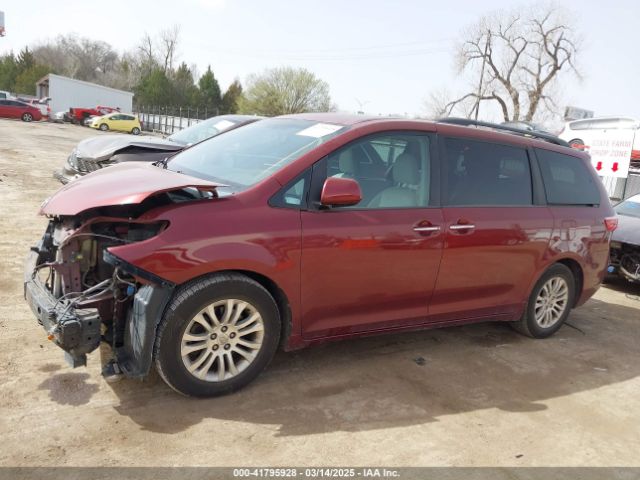 5TDYK3DCXFS531456 Toyota Sienna Xle 8 Passenger