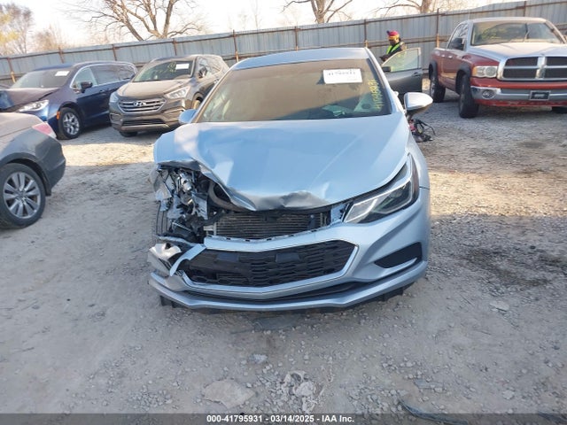 1G1BE5SM4H7137171 Chevrolet Cruze Lt Auto